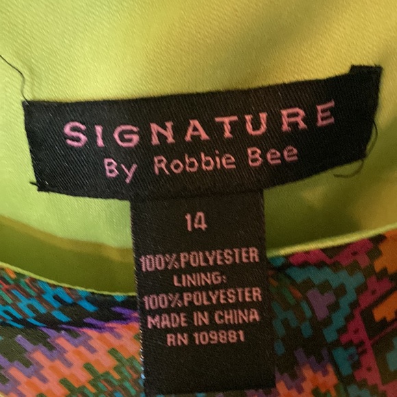 NWOT Signature by Robbie Bee Ruffled Top - Picture 2 of 7